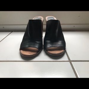 Madewell black leather mules
